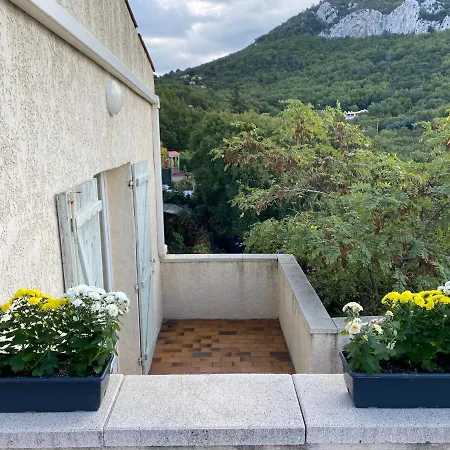 Logis Restaurant Le Grand Puech Mimet